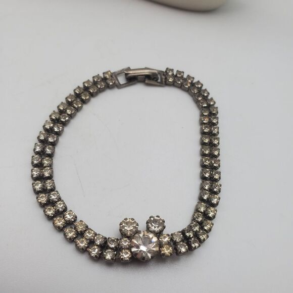Mickey mouse rhinestone crystal sparkle bracelet luxe styled cute and trendy - Picture 1 of 3